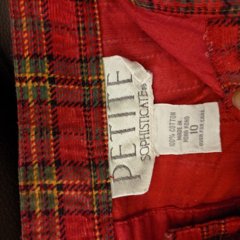 Shorts - Picture 2 of 3